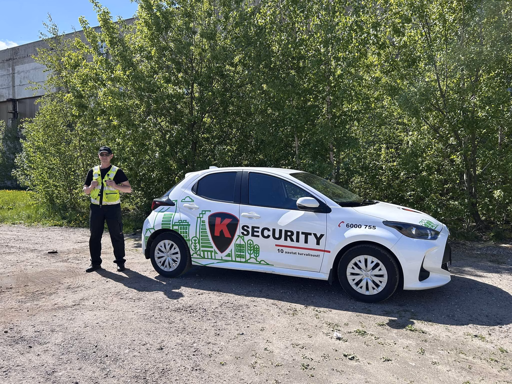 Turvafirma teeb linnaosas igapäevaselt kontrollringe nii jalgsipatrullide kui ka autoga, et ennetada avaliku korra rikkumisi ja tagada linnaosa elanikele suurem